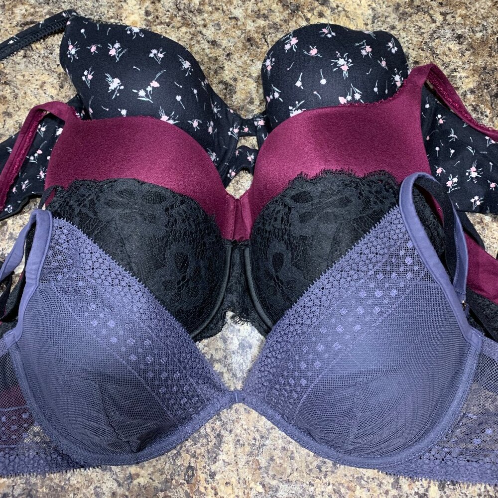 collection of 4 Victoria Secret bras size 34DD & a insulated black/pink bag - Picture 2 of 5
